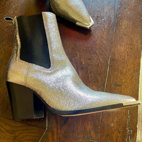 Schutz metallic silver boots - new, never worn.  Size 8-1/2 - Picture 3 of 8